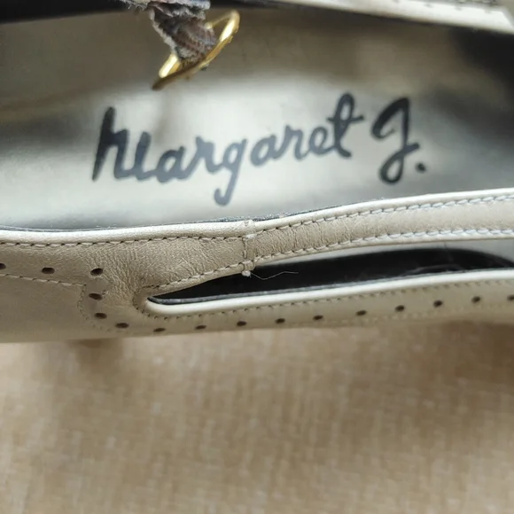 Ladies strappy leather heels. Size USA 8 1/2 Narrow.Vintage - Picture 2 of 8